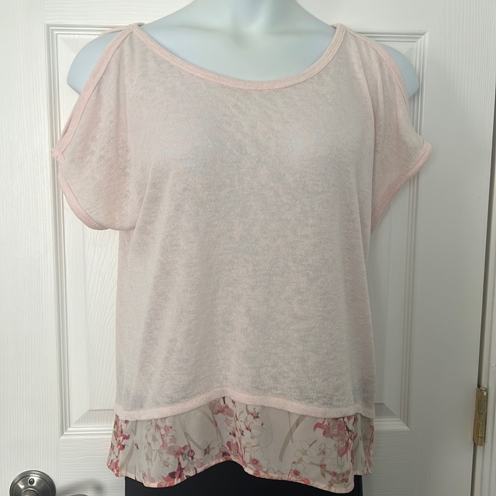 GUC New York & Company open sleeve top